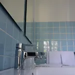 La Maison Carree - De Charme - Clim & Piscine Chauffee בית אירוח Les Eyzies