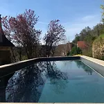 La Maison Carree - De Charme - Clim & Piscine Chauffee בית אירוח