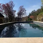 בית אירוח La Maison Carree - De Charme - Clim & Piscine Chauffee *
