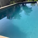 בית אירוח La Maison Carree - De Charme - Clim & Piscine Chauffee *