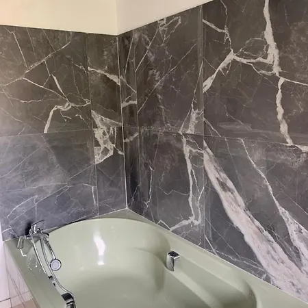 La Maison Carree - De Charme - Clim & Piscine Chauffee Homestay Les Eyzies