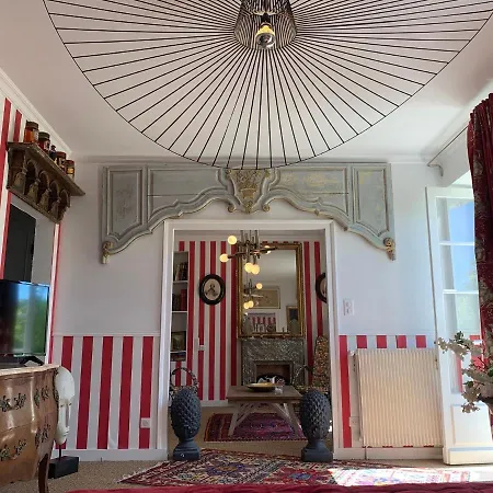 בית אירוח La Maison Carree - De Charme - Clim & Piscine Chauffee *