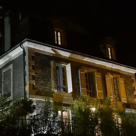 La Maison Carree - De Charme - Clim & Piscine Chauffee Homestay Les Eyzies