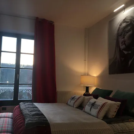 La Maison Carree - De Charme - Clim & Piscine Chauffee *
