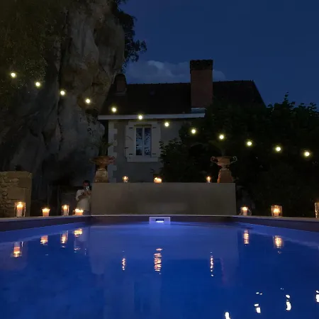 La Maison Carree - De Charme - Clim & Piscine Chauffee בית אירוח