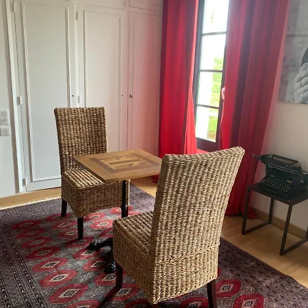 La Maison Carrée - De Charme - Clim&piscine Chauffée * Les Eyzies