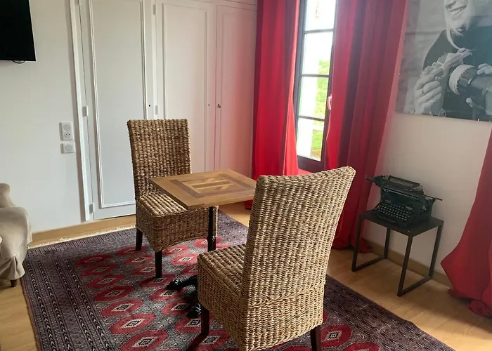 La Maison Carree - De Charme - Clim & Piscine Chauffee * Les Eyzies